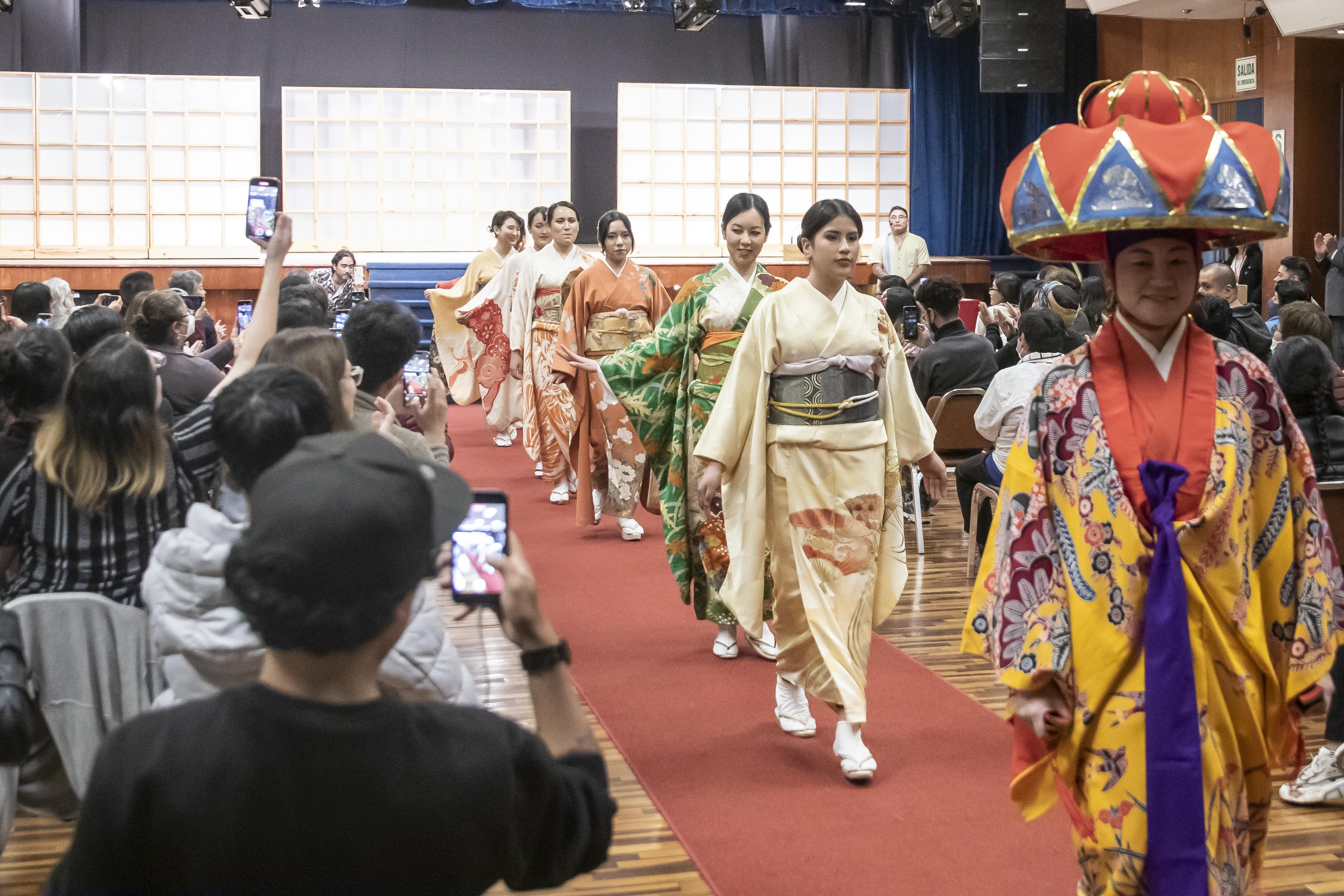 Ver kimonos sales